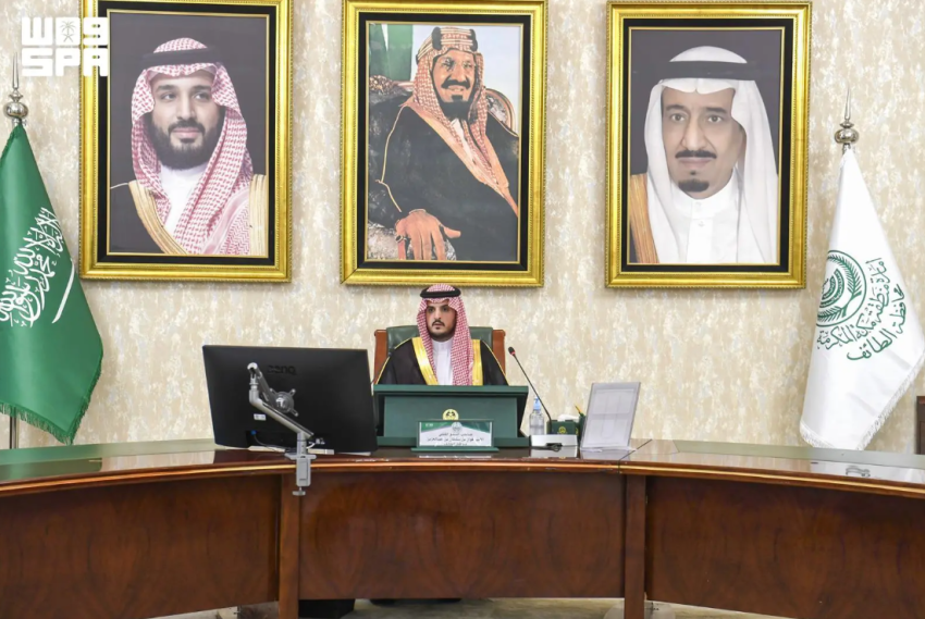 محافظ الطائف يرأس اجتماعًا تنسيقيًّا لبحث جاهزية الموسم الرياضي 2026–2027