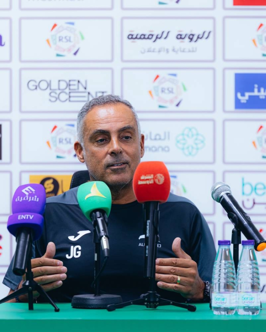 مدرب الخليج : علينا استغلال نقاط ضعف الفتح والتعامل بذكاء مع ضغط المباريات