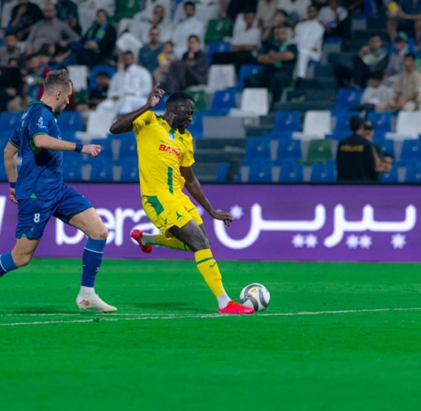 الخليج يعود بريمونتادا ثلاثية مثيرة امام الفتح