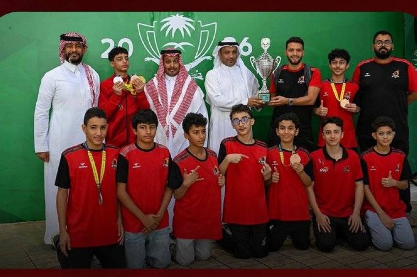 نادي الوحدة يحقق 12 ميدالية وكأس المركز الأول في بطولة المناطق للسباحة