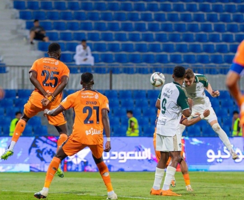 بثلاثية.. الأهلي ينتزع فوزًا صعبًا على الفيحاء