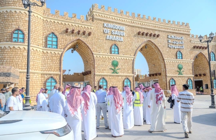 أمين الشرقية يطّلع على توسعات المدينة العالمية بالدمام