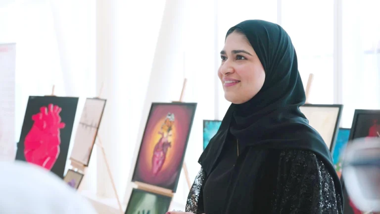 بعد عام من زراعة قلب.. «درّة» تعود إلى دراسة القانون والرسم