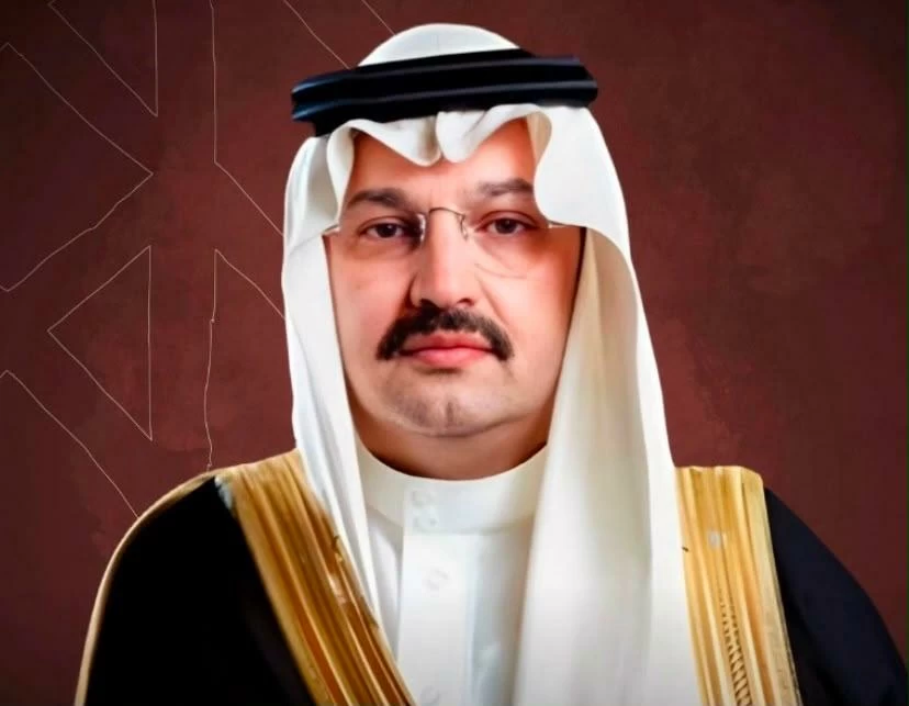 أمير عسير يشكر خادم الحرمين وولي العهد على تمديد خدمته 4 سنوات