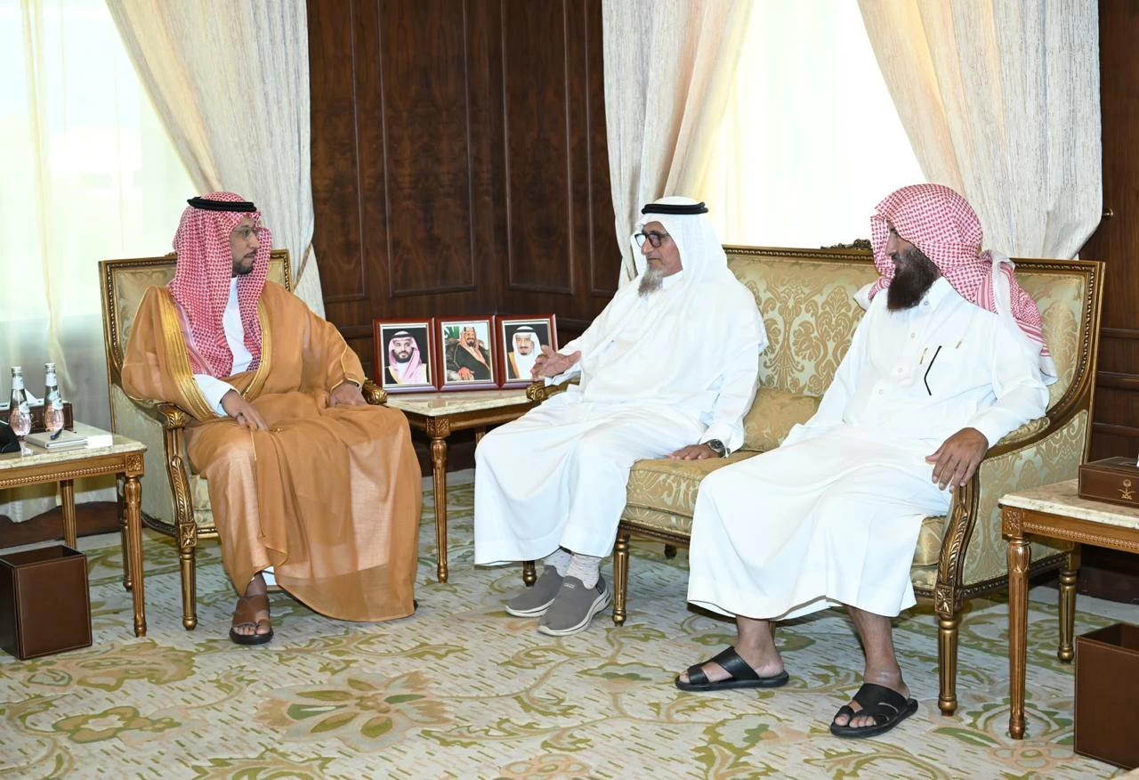 نائب أمير عسير يستقبل الفائز بالمركز الأول في مسابقة الملك محمد السادس الدولية لحفظ القرآن الكريم