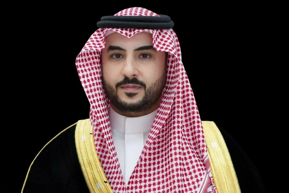وزير الدفاع يبحث مع نظيره البريطاني تطورات الأوضاع الإقليمية