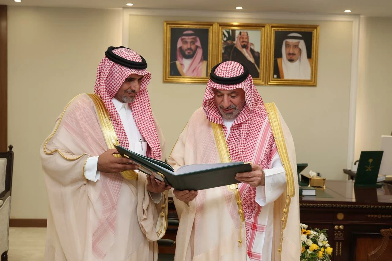 أمير نجران يستقبل مدير فرع مركز الملك عبدالعزيز للتواصل الحضاري بالمنطقة