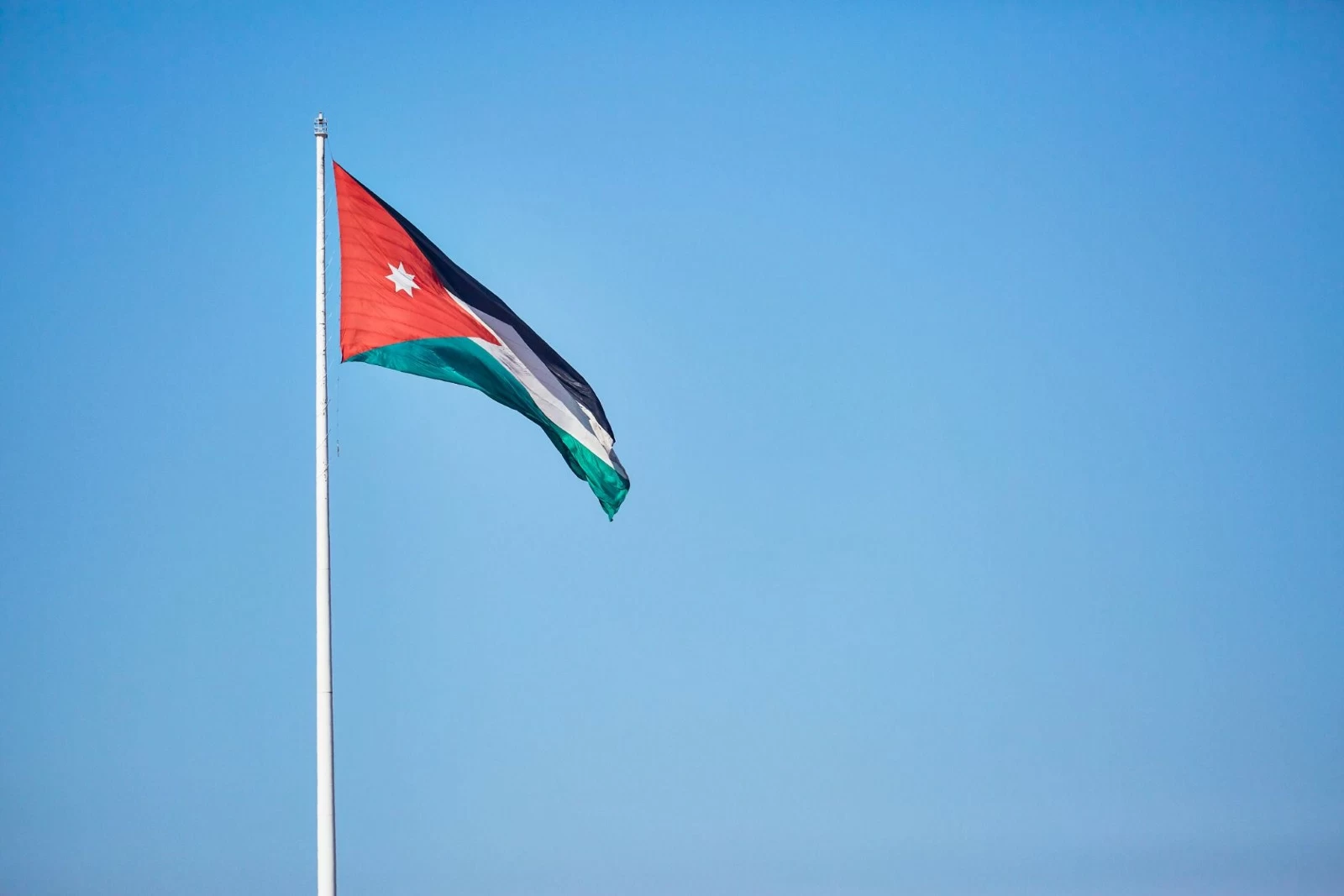 الأردن تدين استهداف الحوثيين محطة كهرباء في المدينة المنورة