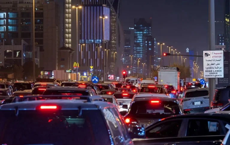 «الموارد البشرية»: 135.6 ألف مقيم «متغيب عن العمل» انتقلوا لمنشآت جديدة