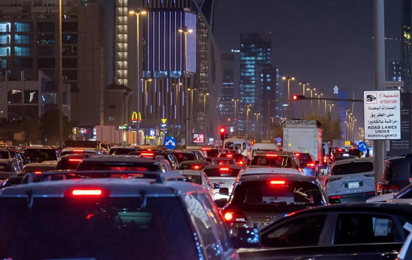 «الموارد البشرية»: 135.6 ألف مقيم «متغيب عن العمل» انتقلوا لمنشآت جديدة