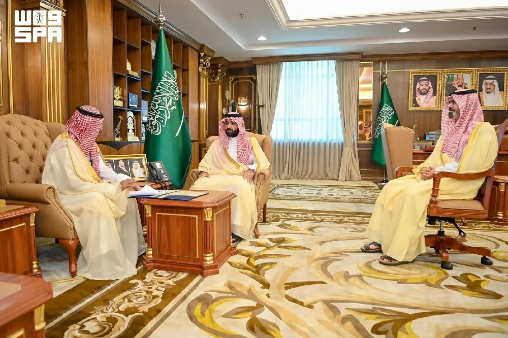 أمير جازان يطّلع على تقرير فرع الموارد البشرية لعام 2026