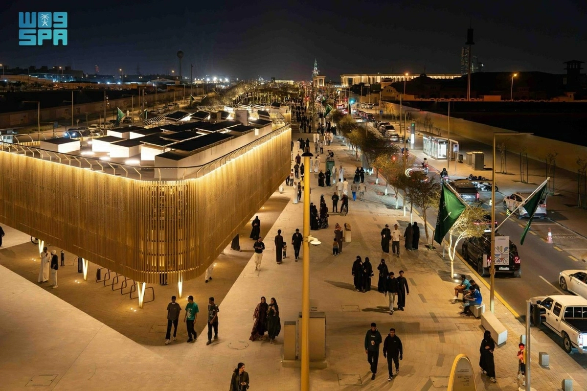 Saudi Arabia allows highly skilled expats to bring families alongside work visa process