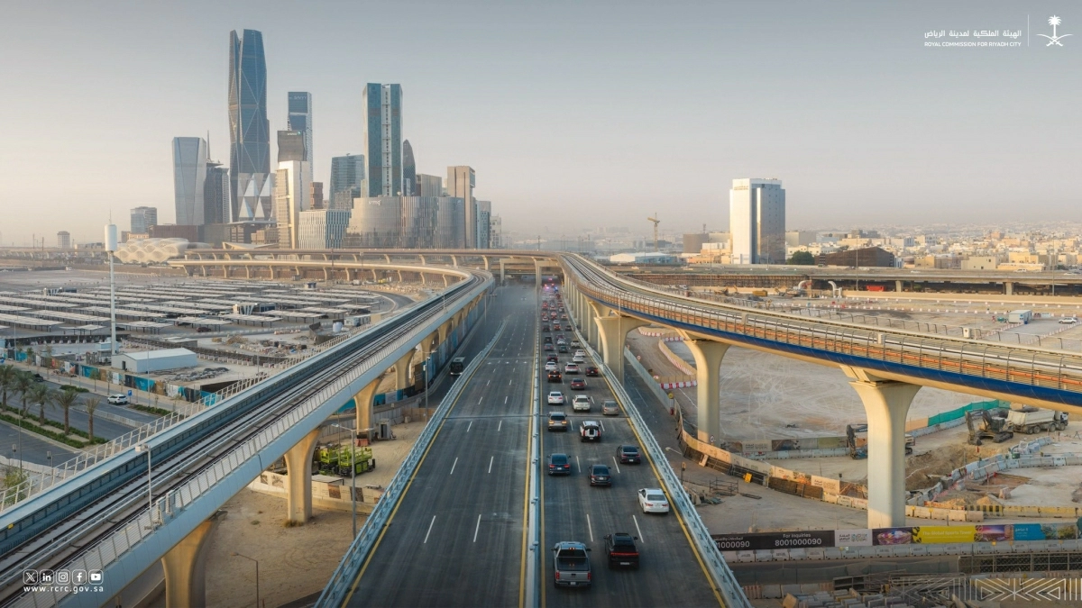 Riyadh opens new Thumamah Road bridge after six months of construction