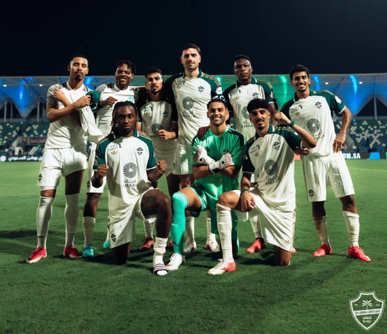 اﻷهلي يسحق الفتح برباعية في دوري روشن
