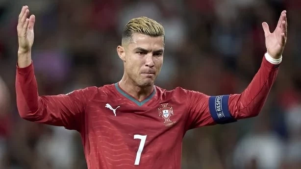 رسمياً.. الاتحاد البرتغالي يوقف رونالدو ويفتح تحقيقاً عاجلاً