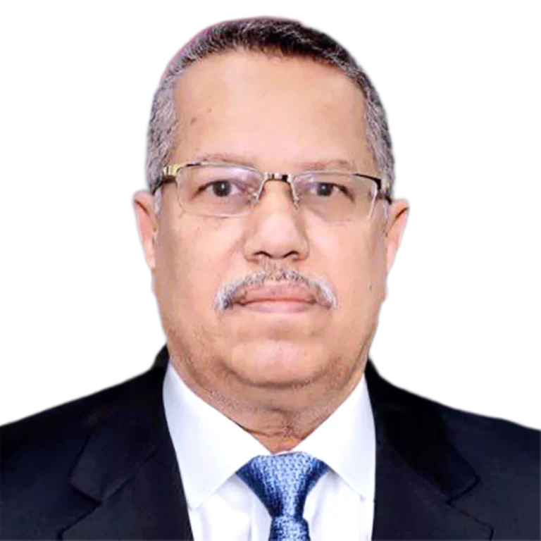 رئيس مجلس الشورى اليمني لـ«عكاظ»: الحوثيون يتقهقرون أمام زحف القوات المسلحة