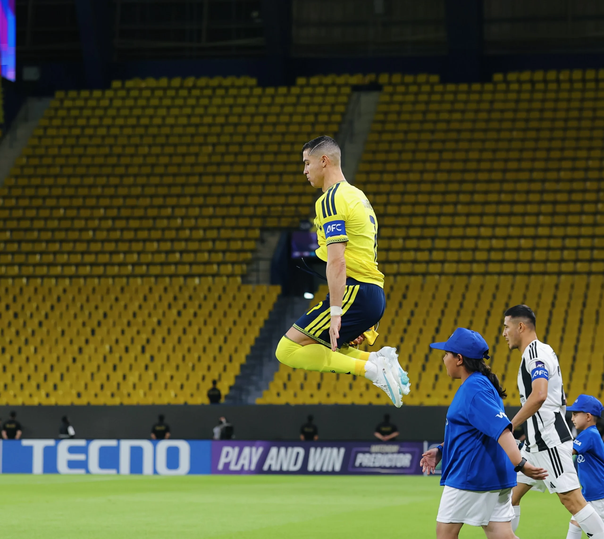 رونالدو يضع النصر على شاشات العالم