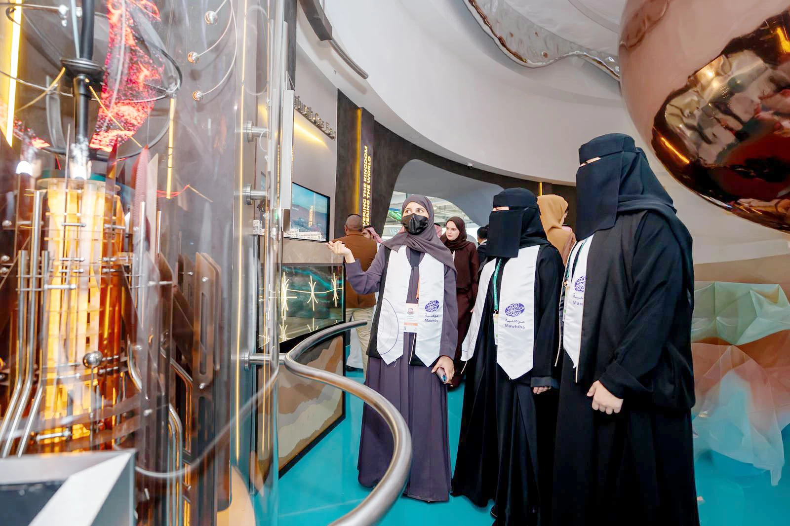 30 من مجتمع «موهبة» يشاركون في مؤتمر البترول العالمي
