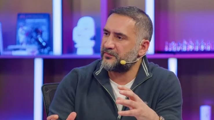 أوميت كاران لـ«عكاظ»: برشلونة أفضل فريق في العالم.. وأرشحه للقب الأوروبي