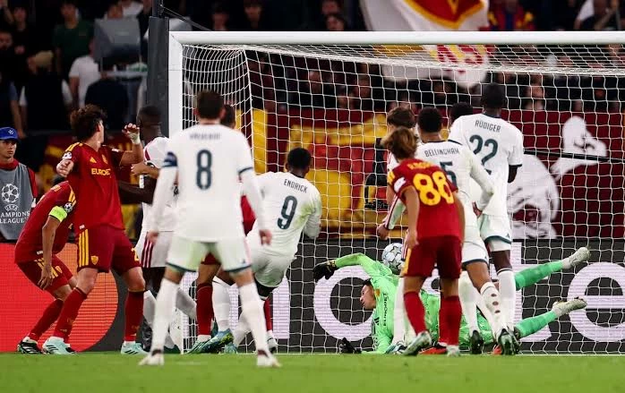 ريمونتادا مجنونة.. ريال مدريد يقلب الطاولة على روما برباعية قاتلة