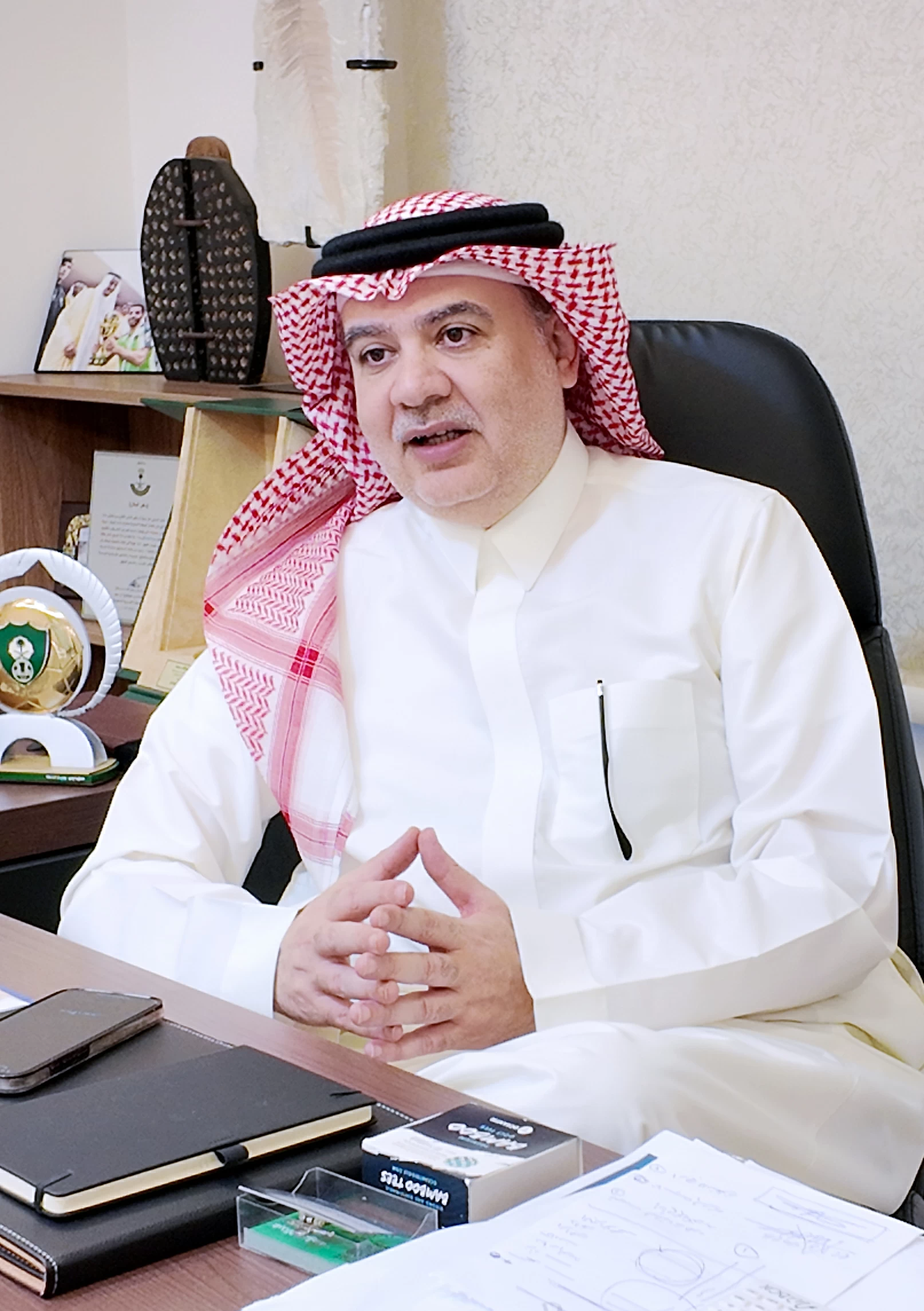 حسابات وهمية ومؤثرون عبثوا بالأهلي