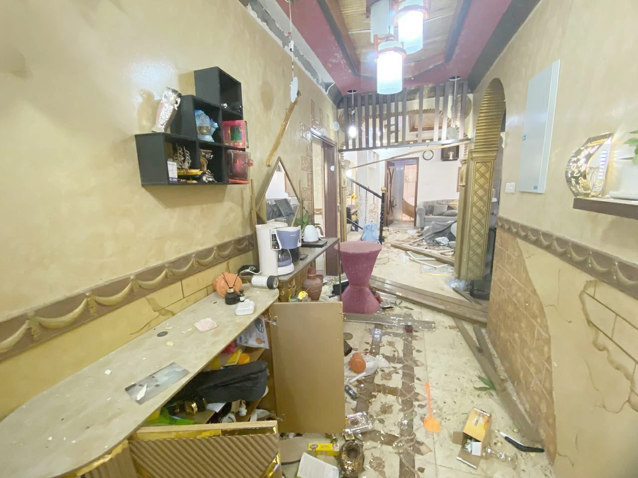 سقوط مقذوف حوثي يصيب 6 مواطنين في نجران ويضر 3 منازل ومثلها من المركبات