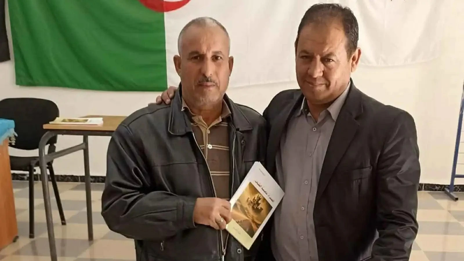 الجزائر.. انتظر قراءه طويلًا.. فخذلته المقاعد وأبكاه الصمت!