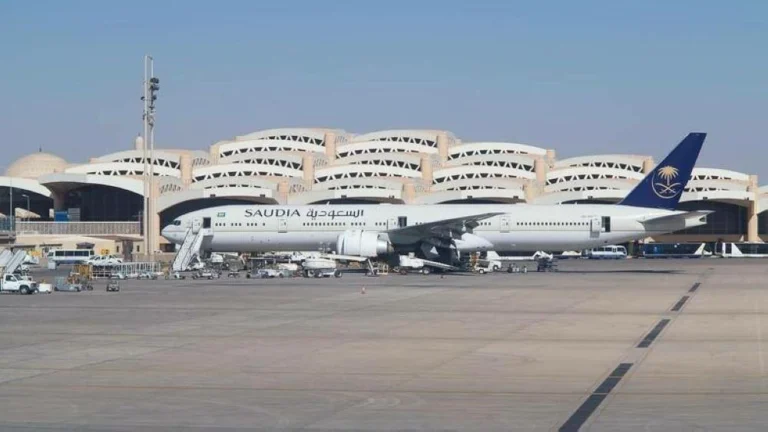 مطار الملك خالد يفتح الصالتين 1 و2 للرحلات الداخلية والدولية غداً