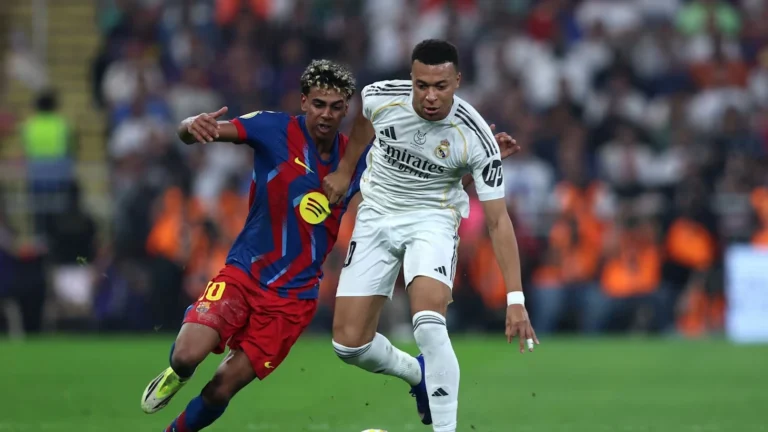 كلاسيكو الـ2.8 مليار يورو.. برشلونة «الجريح» يتحدى ريال مدريد