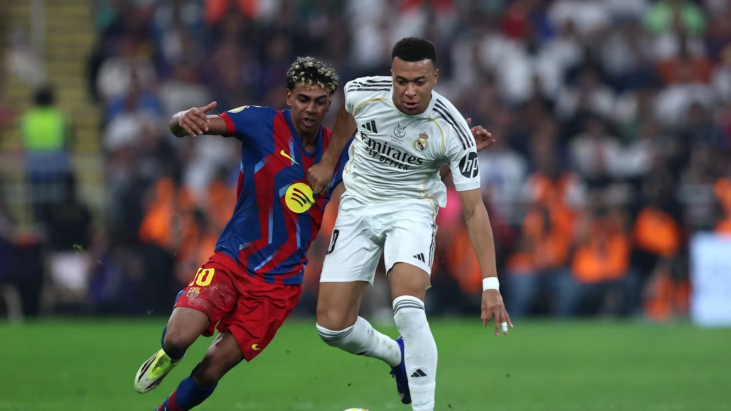 كلاسيكو الـ2.8 مليار يورو.. برشلونة «الجريح» يتحدى ريال مدريد