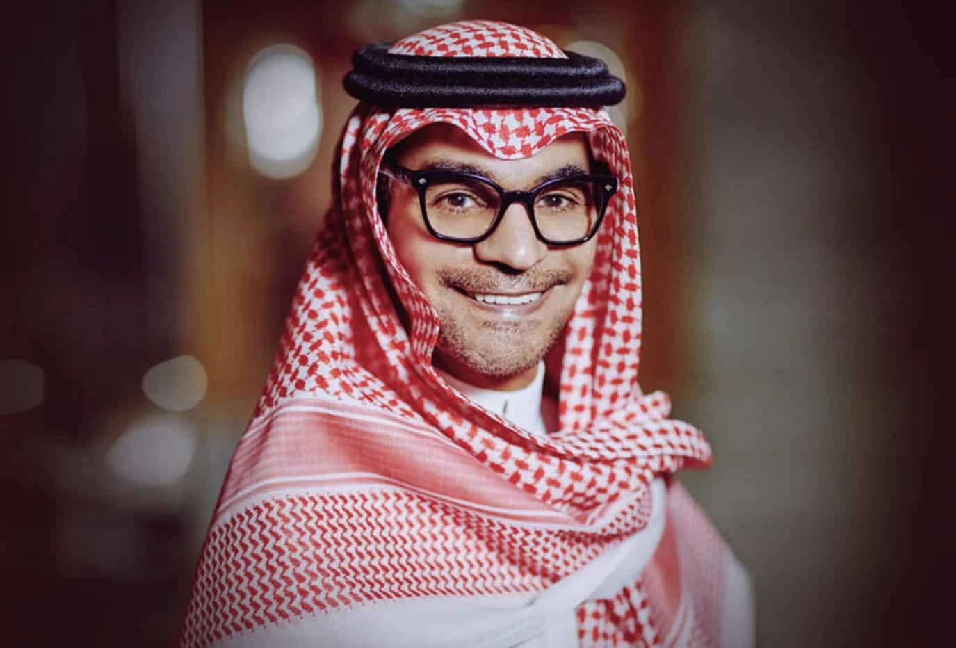 «شتاء الصقر قريباً».. رابح يضع اللمسات الأخيرة لألبومه الغنائي من لندن