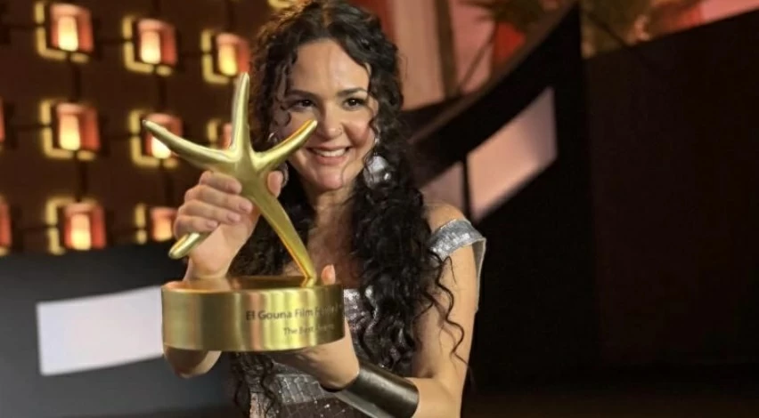 «بومة» يهدي ركين سعد جائزة أفضل ممثلة بالجونة