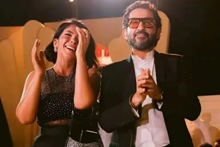 تكلمت الصورة وتشابكت الأيدي.. فصمتت شائعات انفصال حلمي ومنى