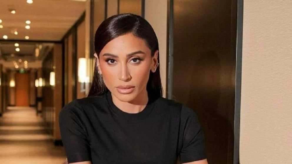 بعد رقصها على أغنياته.. دينا الشربيني تكشف علاقتها بعمرو دياب
