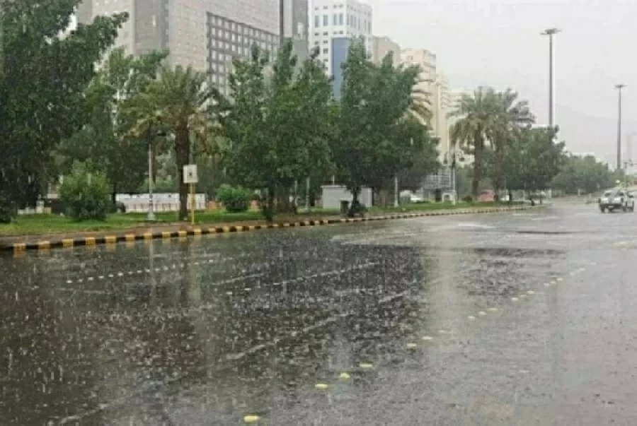 «الأرصاد» يرفع مستوى التنبيه إلى الأحمر على العاصمة المقدسة