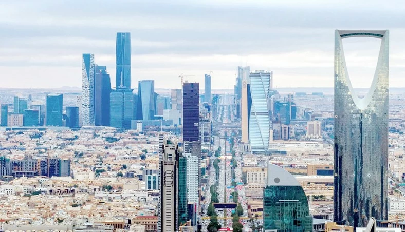 اقتصاديان لـ«عكاظ»: رفع أجور التوطين يعزّز جاذبية الوظائف.. ويدعم استدامة النمو