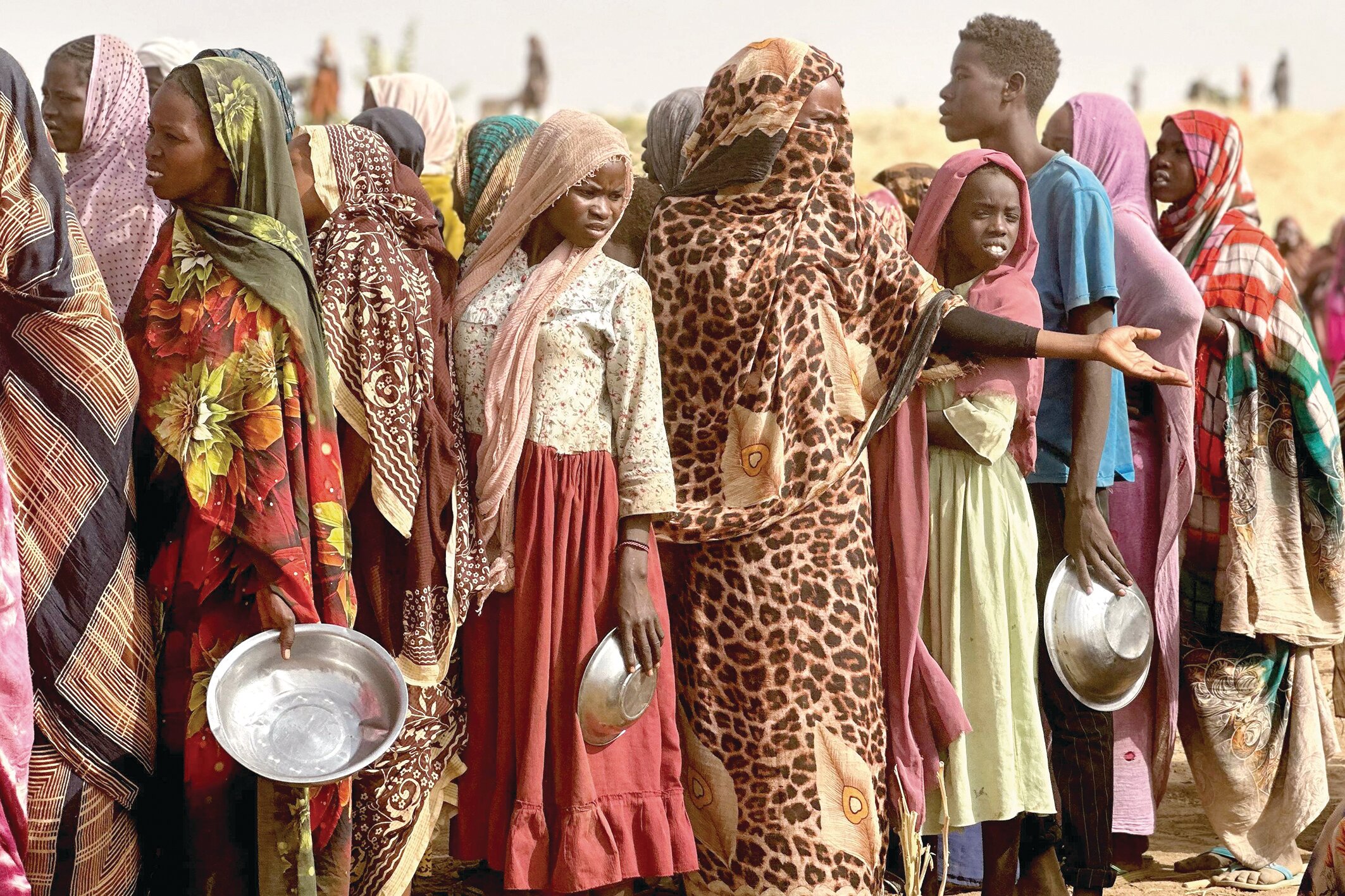 فهمي يدعو لحوار وطني.. وتحذير
 دولي  من خطر المجاعة في السودان