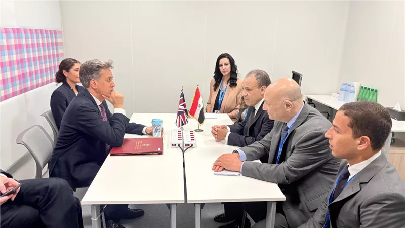 وزير الخارجية يلتقي نظيره البريطاني