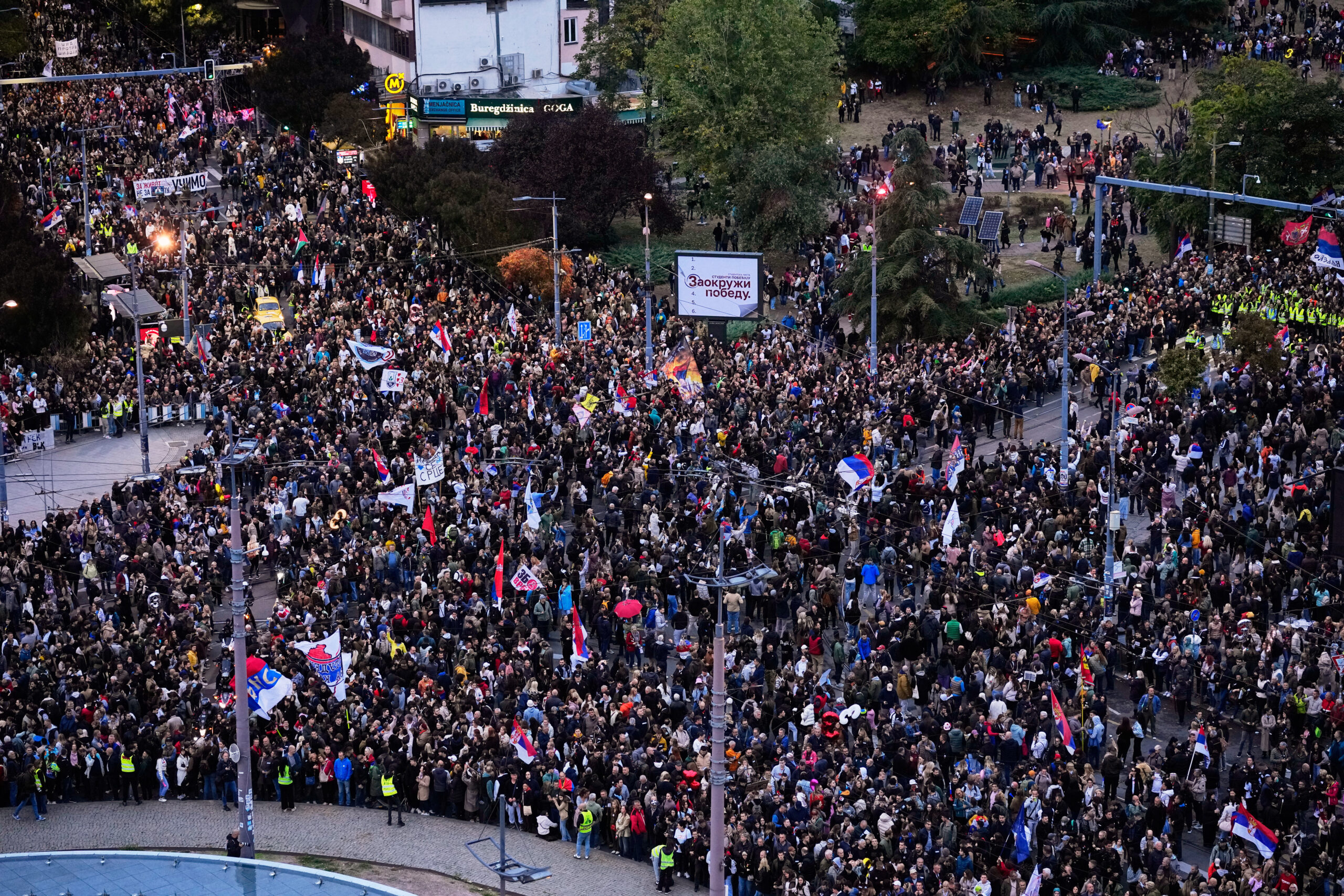 Huge crowds gather at final pre-election rally of Serbia’s students