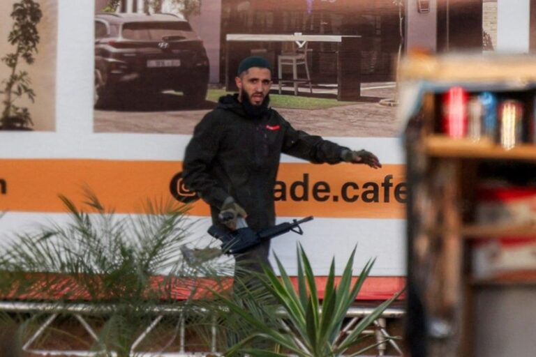 اتساع فجوة الدخل والضرائب: الفقراء يدفعون أكثر من الأثرياء