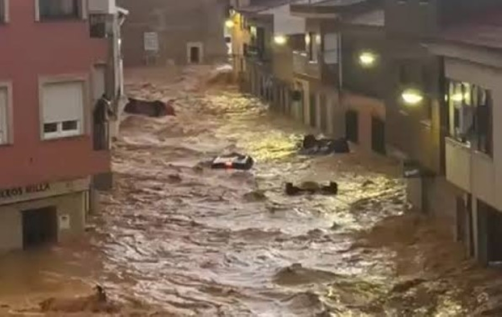 سيول وأمطار غزيرة تضرب إسبانيا.. وفاة سيدة وإجلاء 90 شخصًا