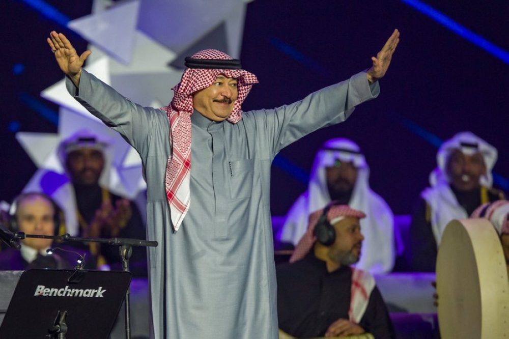 «الله يا والي تنصر ملكنا» تعود بصوت علي عبدالكريم لتجدد معاني الولاء والانتماء للوطن