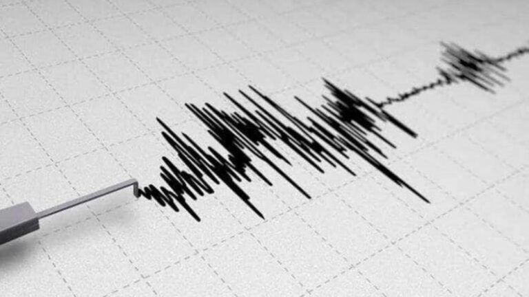 بعمق 10 كيلومترات.. زلزال بقوة 5.3 درجات يضرب إندونيسيا