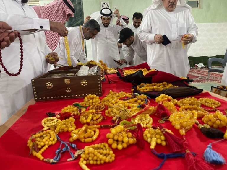 الشرقية مركز لهواة السبح والأحجار الكريمة.. والشباب يبتكرون اتجاهات جديدة