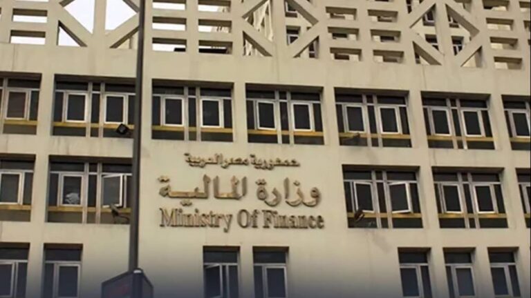 “المالية”: نعمل على زيادة تدفقات الاستثمار الأجنبي المباشر ودفع الصادرات.. ونواب: ليس لدينا حل إلا زيادة معدلات الصناعة