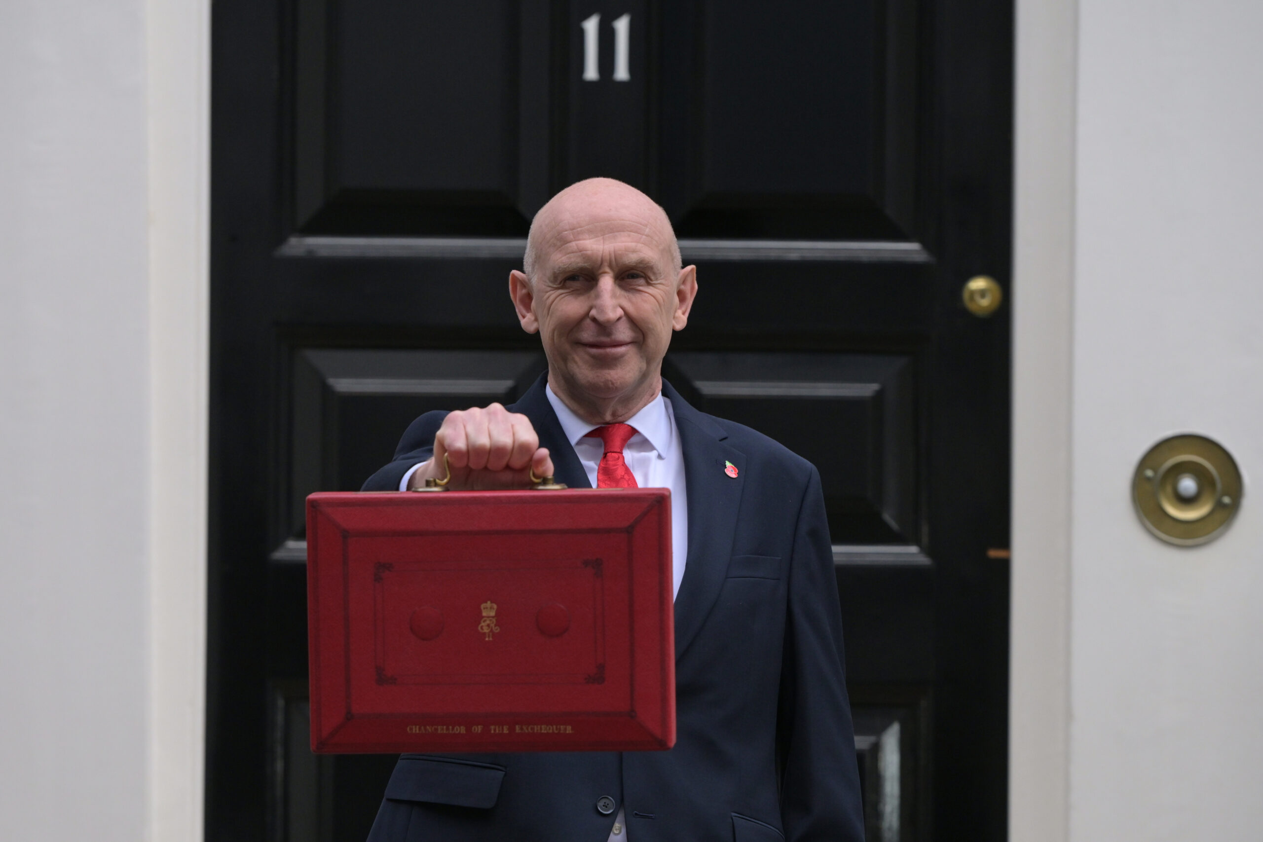 UK’s Healey says minimum wage to rise by 3.9 percent