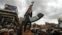 من الاتصالات إلى المدارس.. جرائم الحوثيين تطال كل تفاصيل الحياة في المخا
