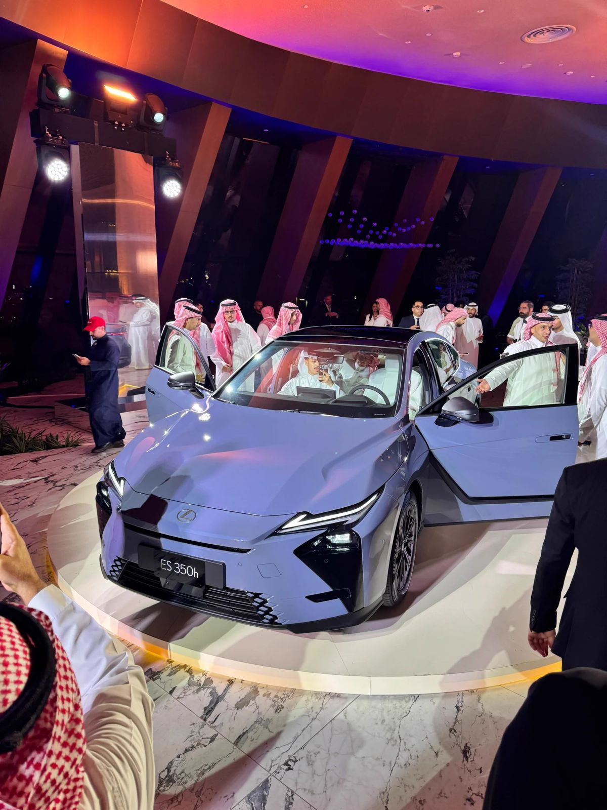 عبداللطيف جميل للسيارات – لكزس تدشن حقبة جديدة من الفخامة مع وصول سيارة ES الجديدة كلياً