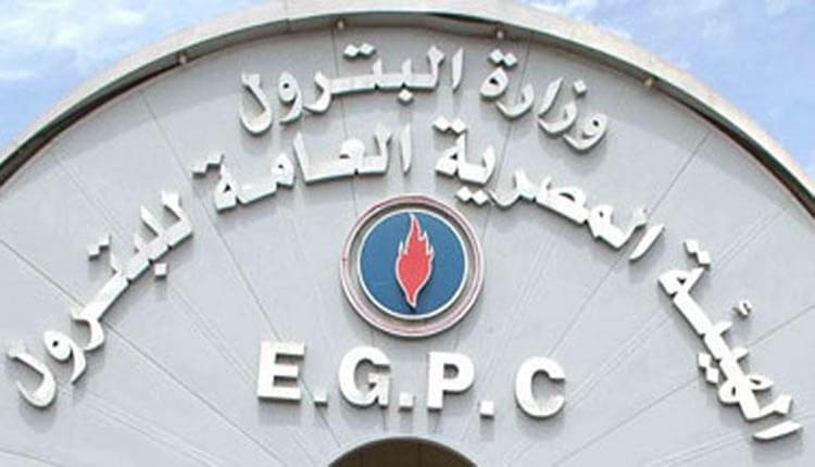 أول رد من الوزارة على ضبط مسؤولين في شركات بترول بتهمة تلقي رشوة