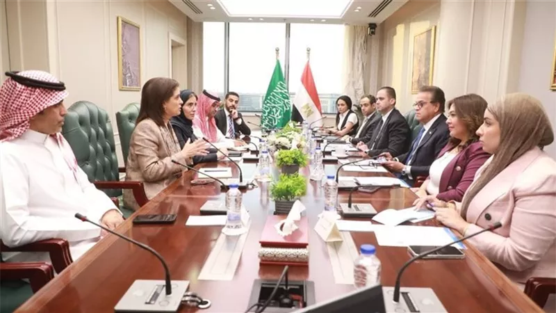 وزير الصحة يستقبل المدير الإقليمي لمنظمة الصحة العالمية لشرق المتوسط والمرشحة لمنصب المدير العام